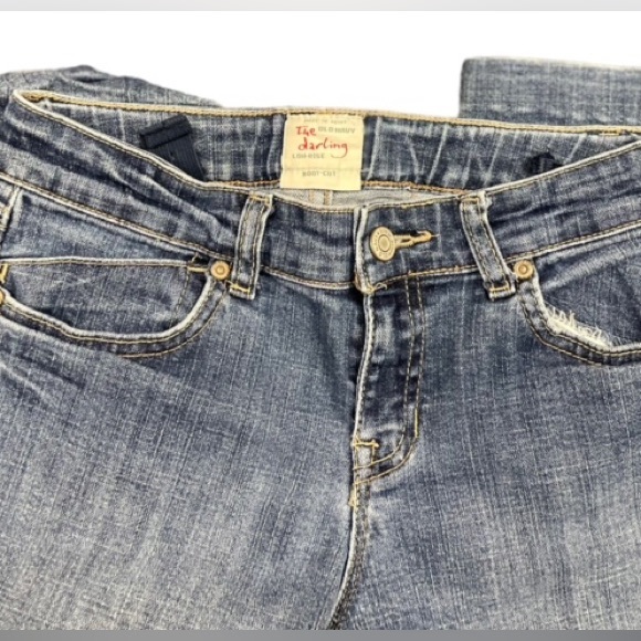 LIGH WASHED FLARED JEANS - Picture 8 of 8